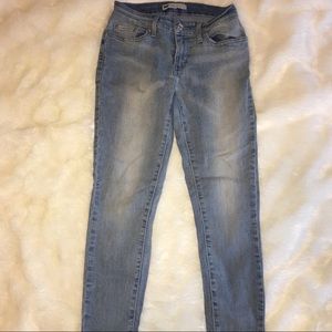 Levi’s skinny jeans size 27
